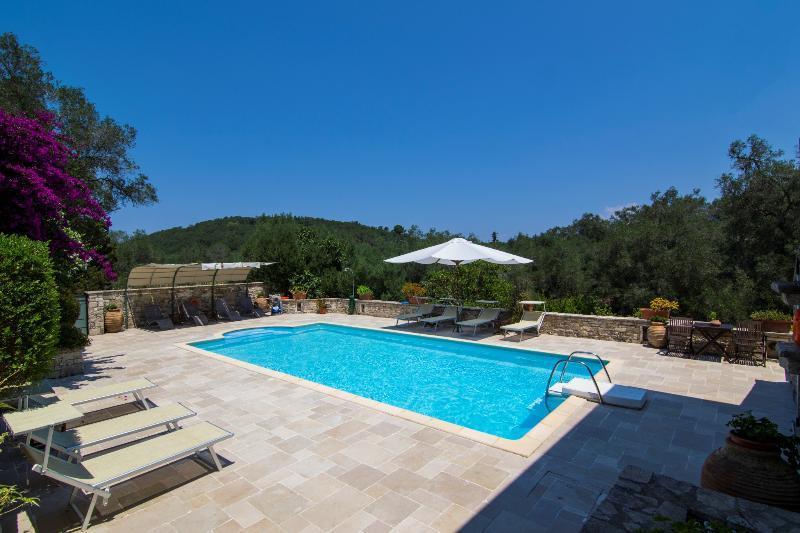 Kiparissi Villa Kourtaiika Exterior photo